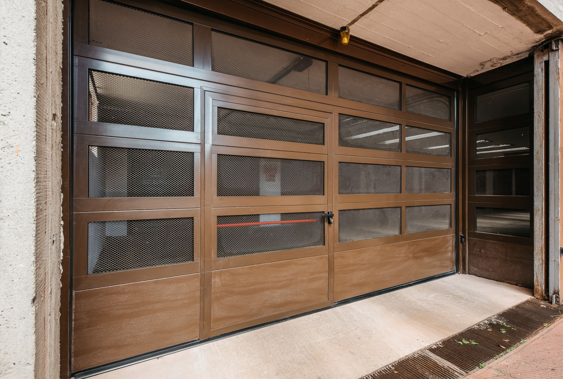 Pastore - Maretta Full Vision con rete stirata, porta pedonale e maniglione antipanico 1