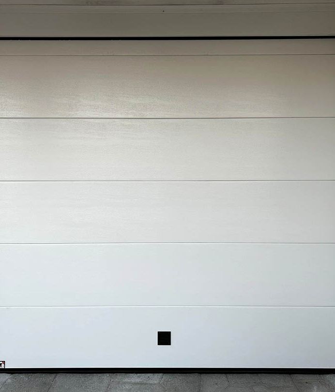 Il portone sezionale residenziale Memphis di Pastore